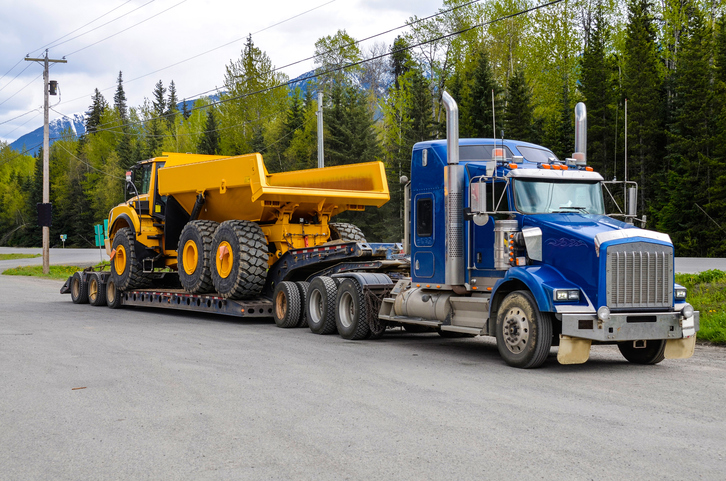 Preparing for Loading and Unloading in Heavy Haul Equipment Transport